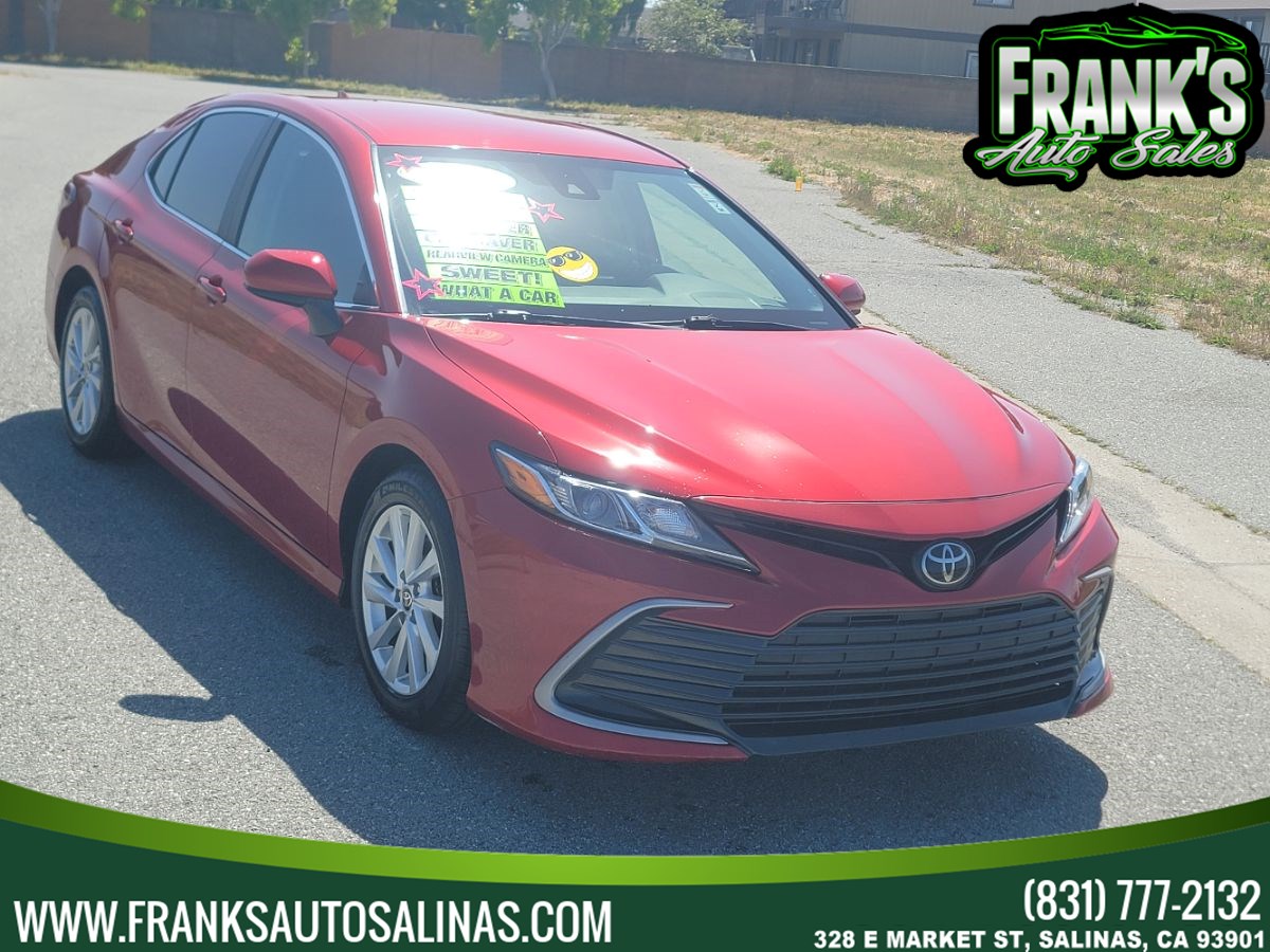 2023 Toyota Camry LE's photo