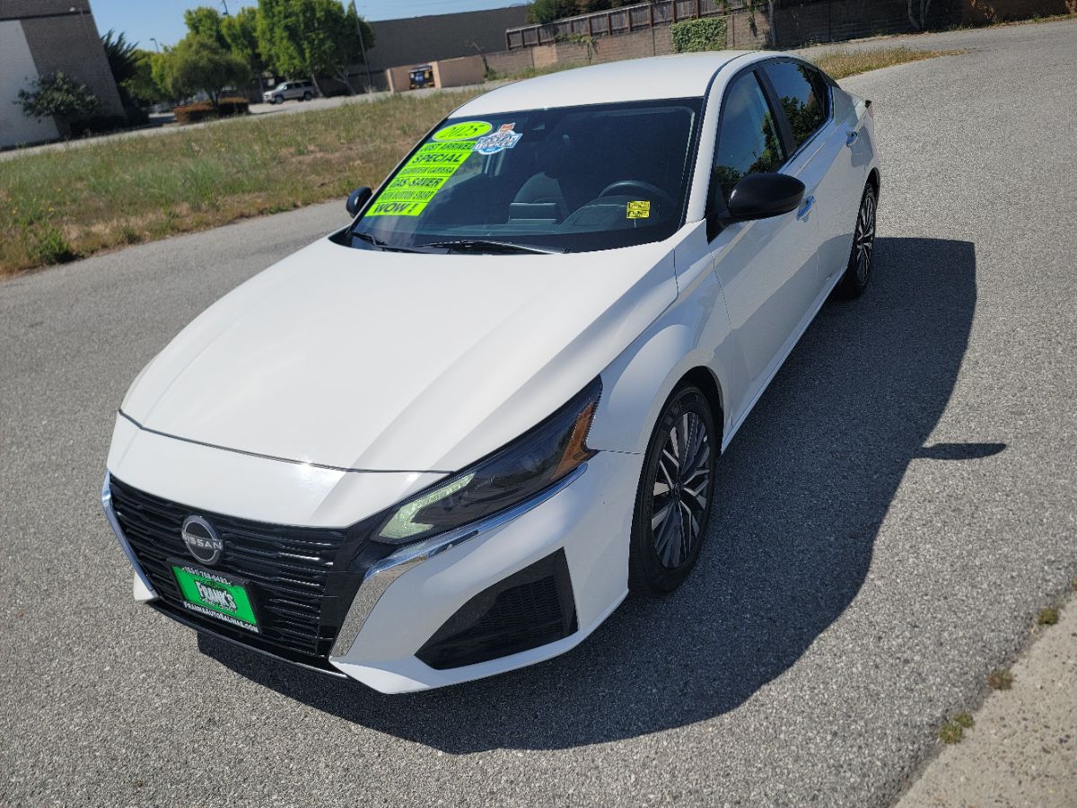 2025 Nissan Altima SV - Photo 3