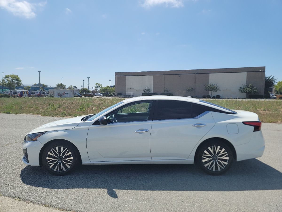 2025 Nissan Altima SV - Photo 4
