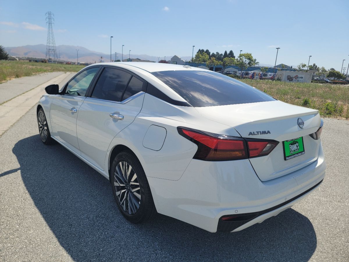 2025 Nissan Altima SV - Photo 8