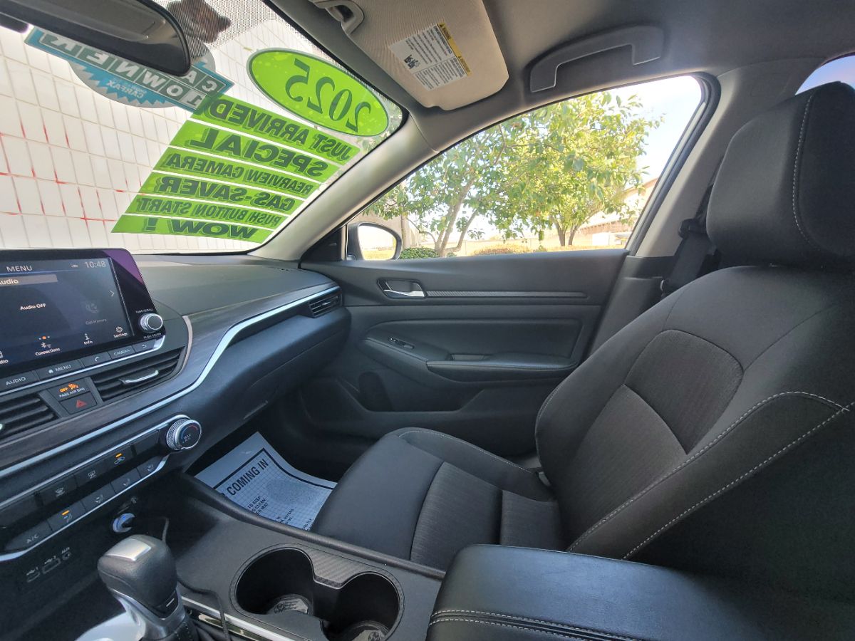2025 Nissan Altima SV - Photo 14