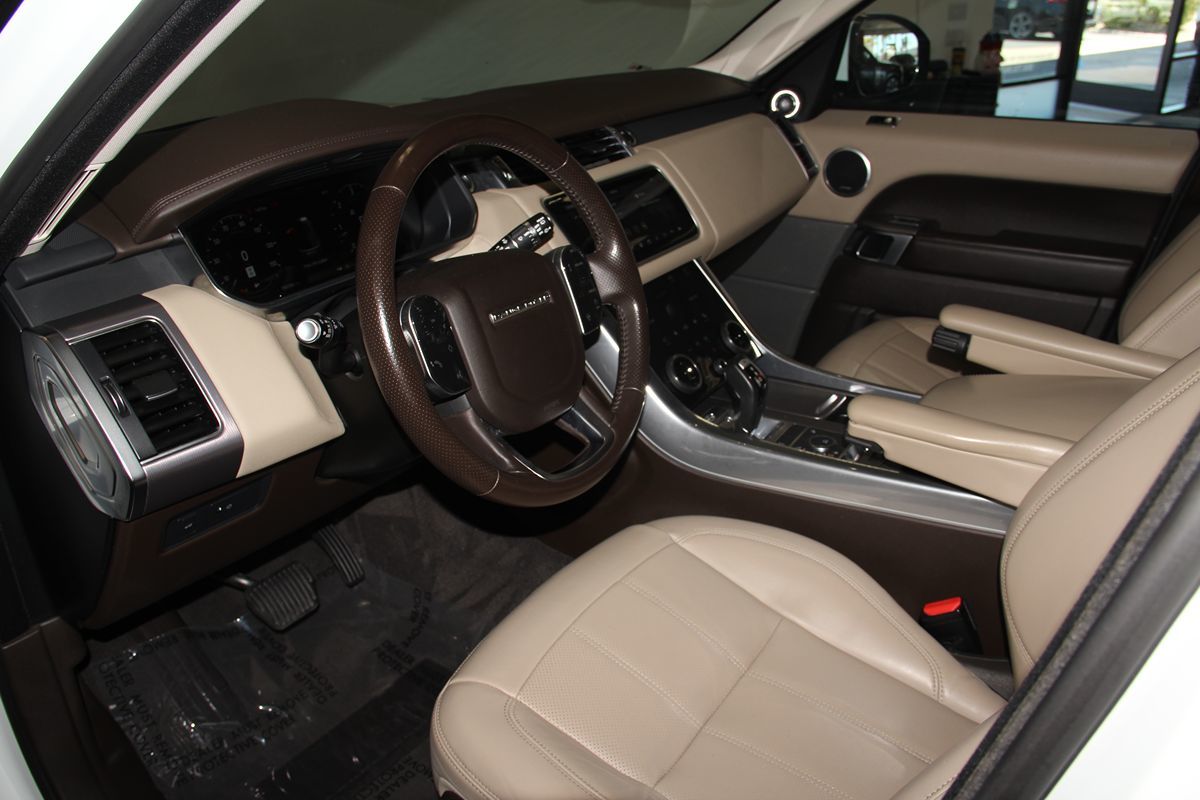 2018 Land Rover Range Rover Sport HSE photo 12