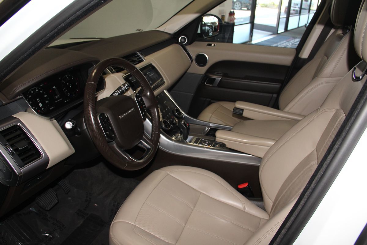 2018 Land Rover Range Rover Sport HSE photo 16