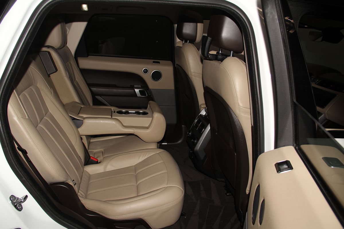 2018 Land Rover Range Rover Sport HSE photo 26