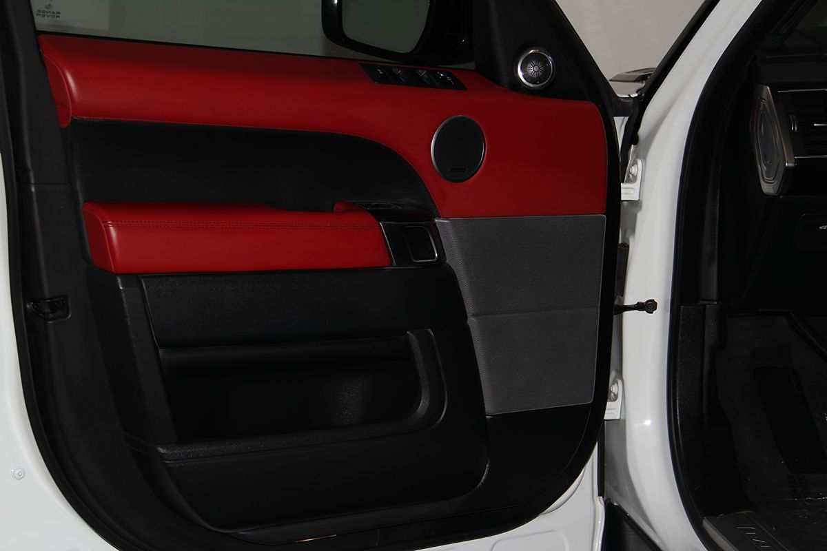 2015 Land Rover Range Rover Sport HSE photo 14