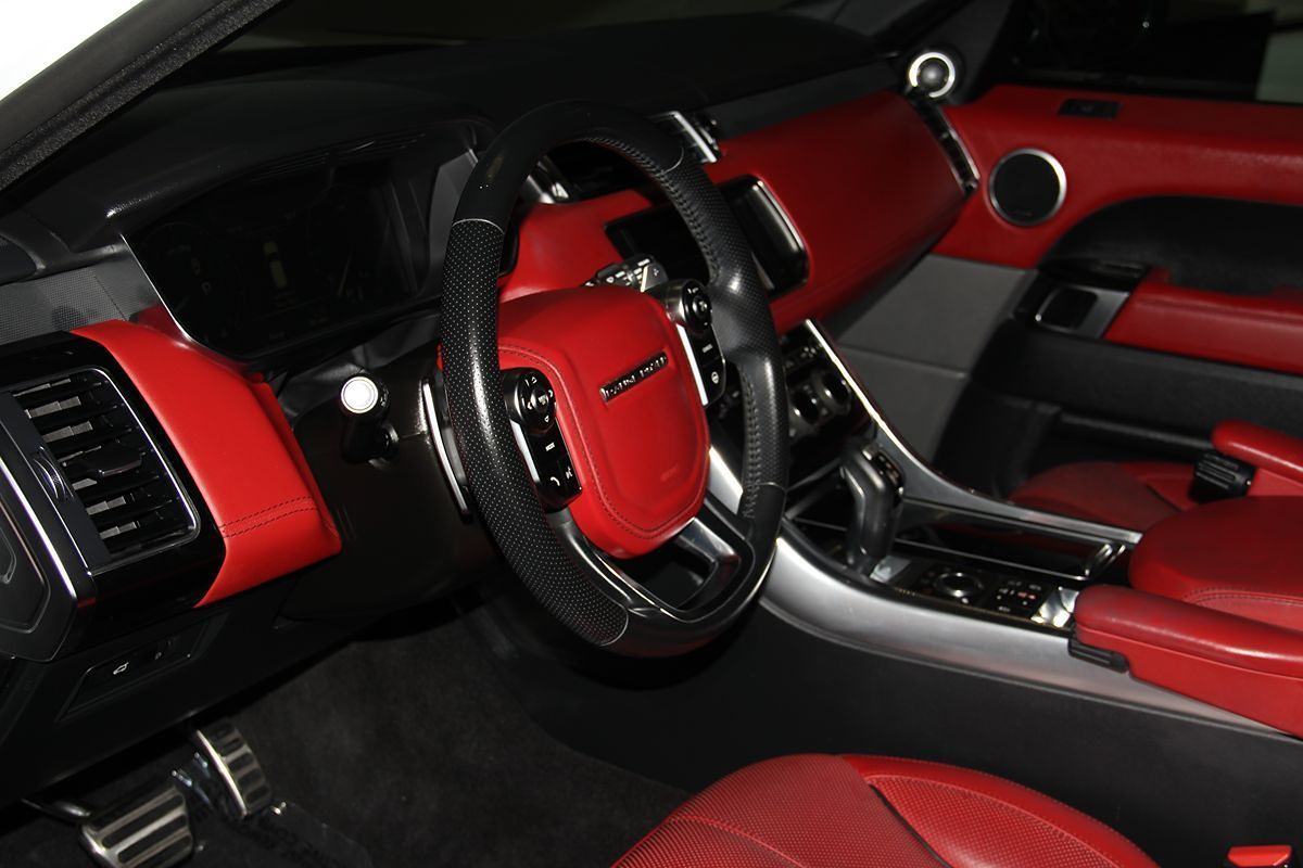 2015 Land Rover Range Rover Sport HSE photo 13