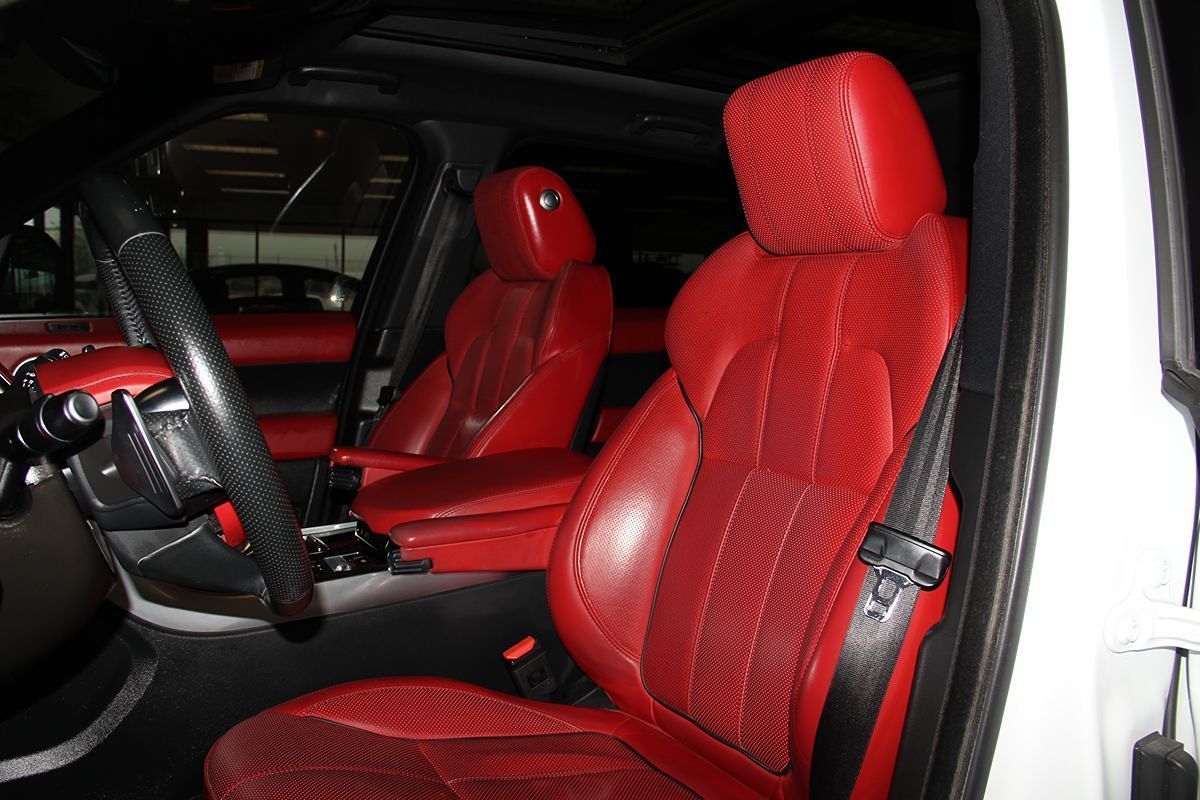 2015 Land Rover Range Rover Sport HSE photo 12