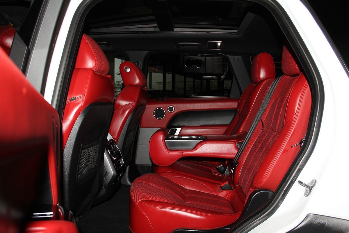 2015 Land Rover Range Rover Sport HSE photo 16