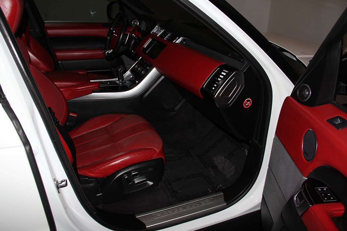 2015 Land Rover Range Rover Sport HSE photo 23