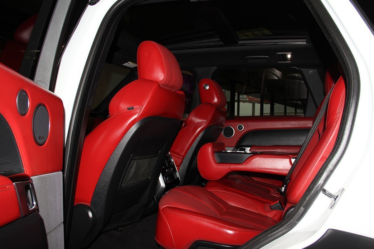 2015 Land Rover Range Rover Sport HSE photo 17