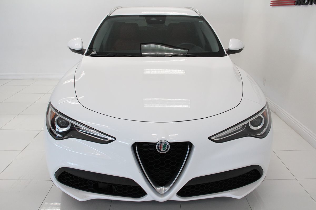 2020 Alfa Romeo Stelvio photo 10