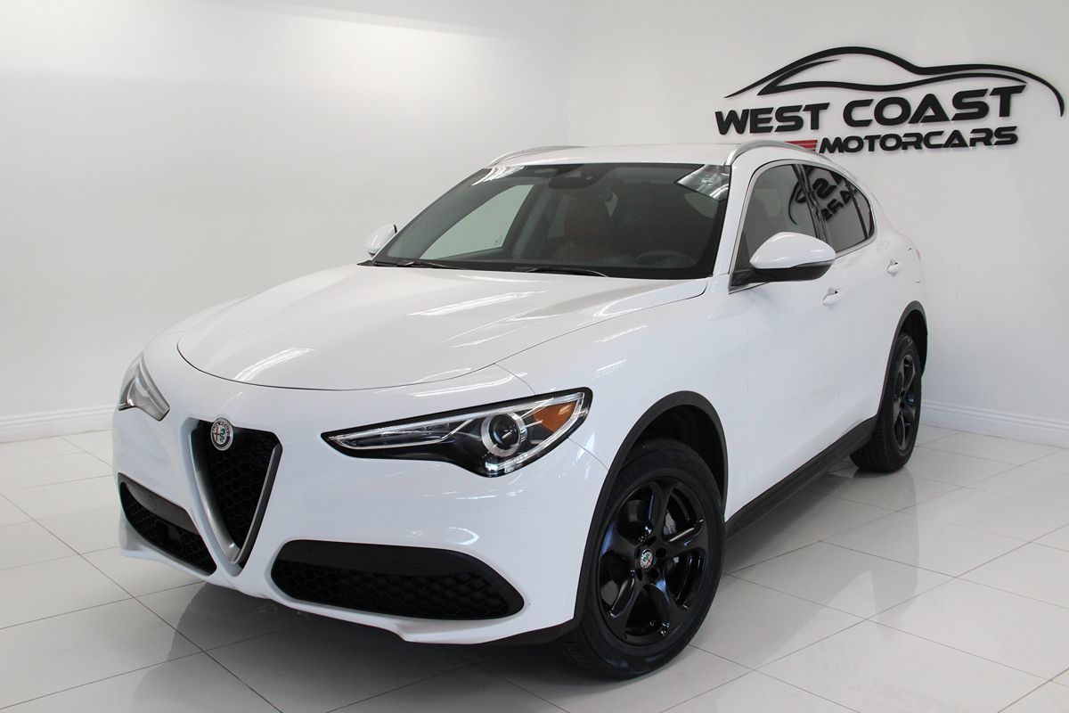 2020 Alfa Romeo Stelvio photo 11