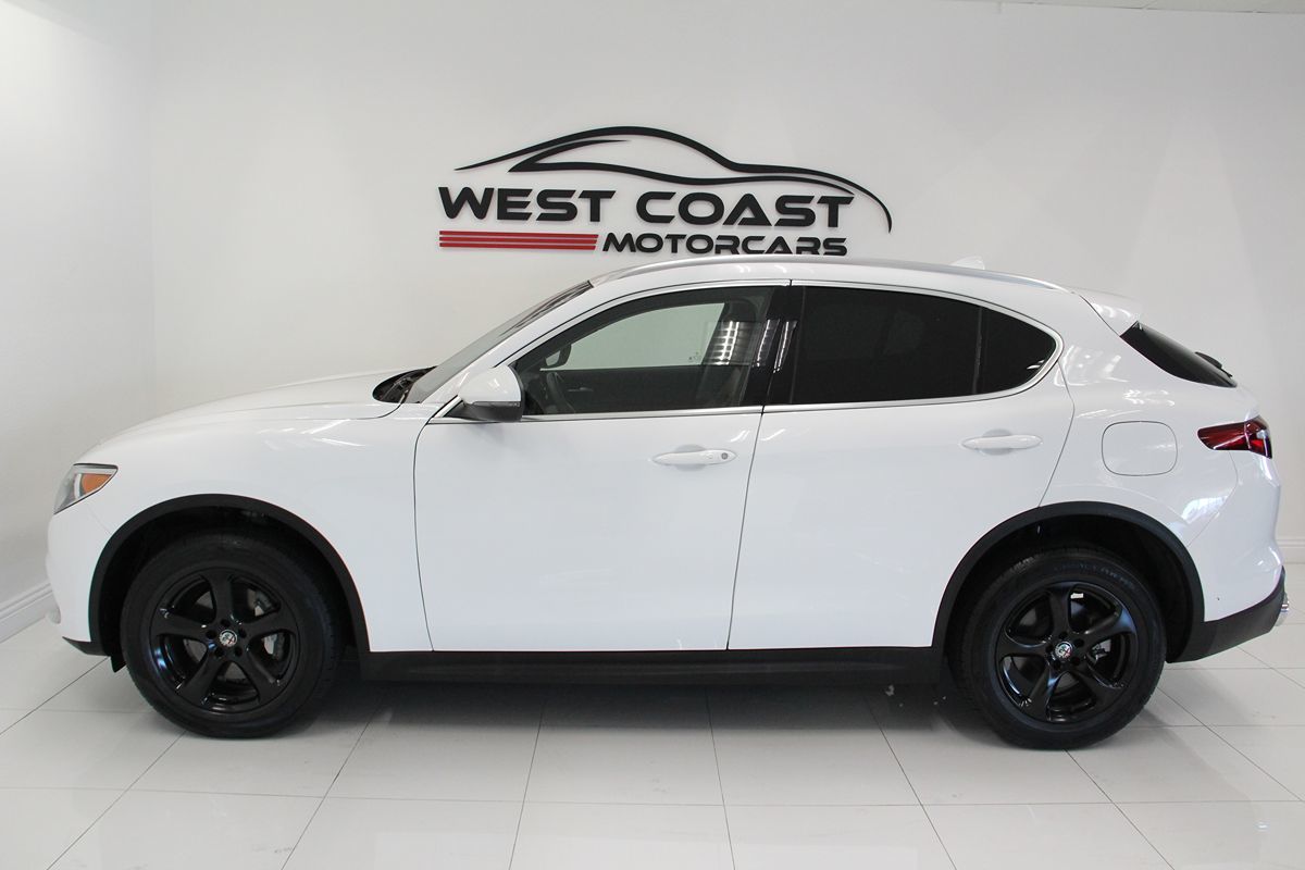 2020 Alfa Romeo Stelvio photo 5