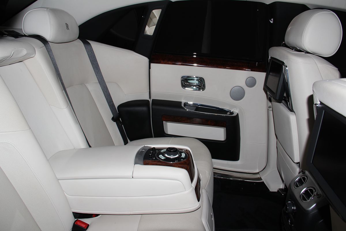 2013 Rolls Royce Ghost Black Badge photo 27