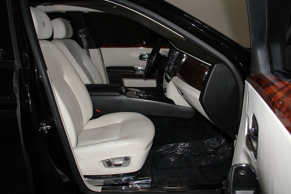 2013 Rolls Royce Ghost Black Badge photo 35