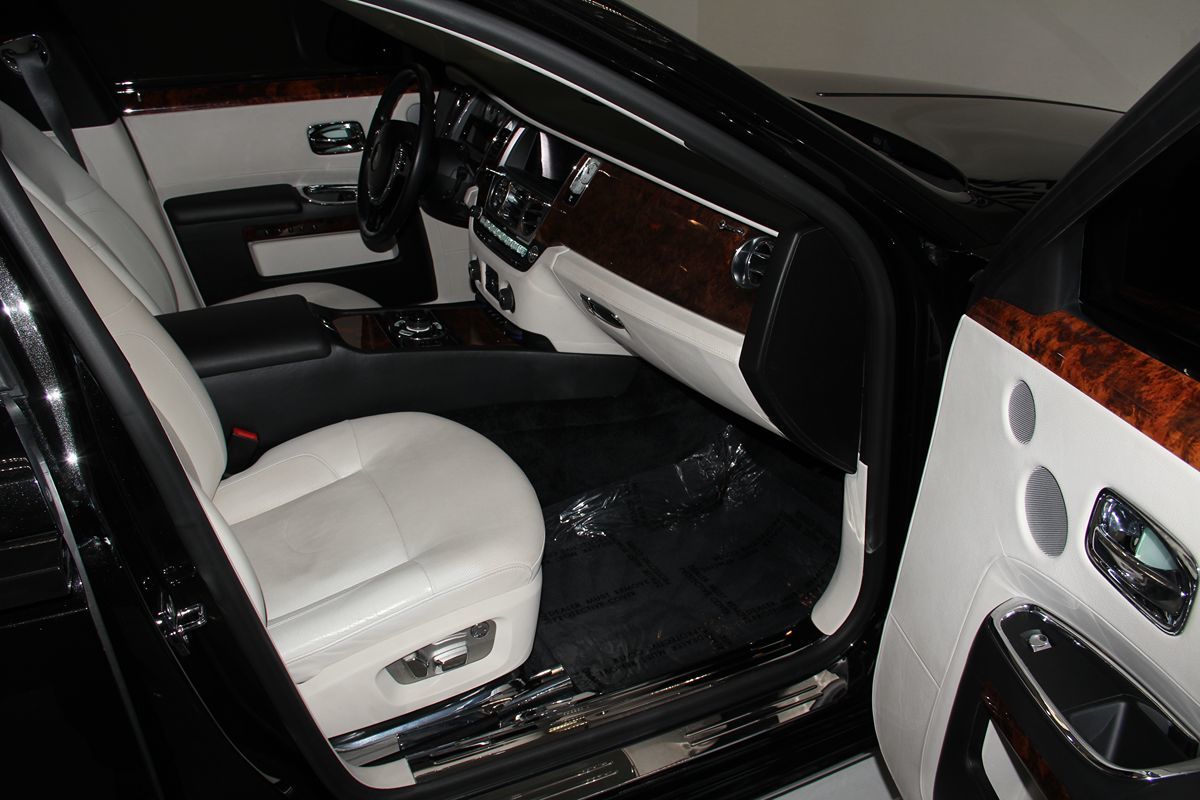 2013 Rolls Royce Ghost Black Badge photo 37