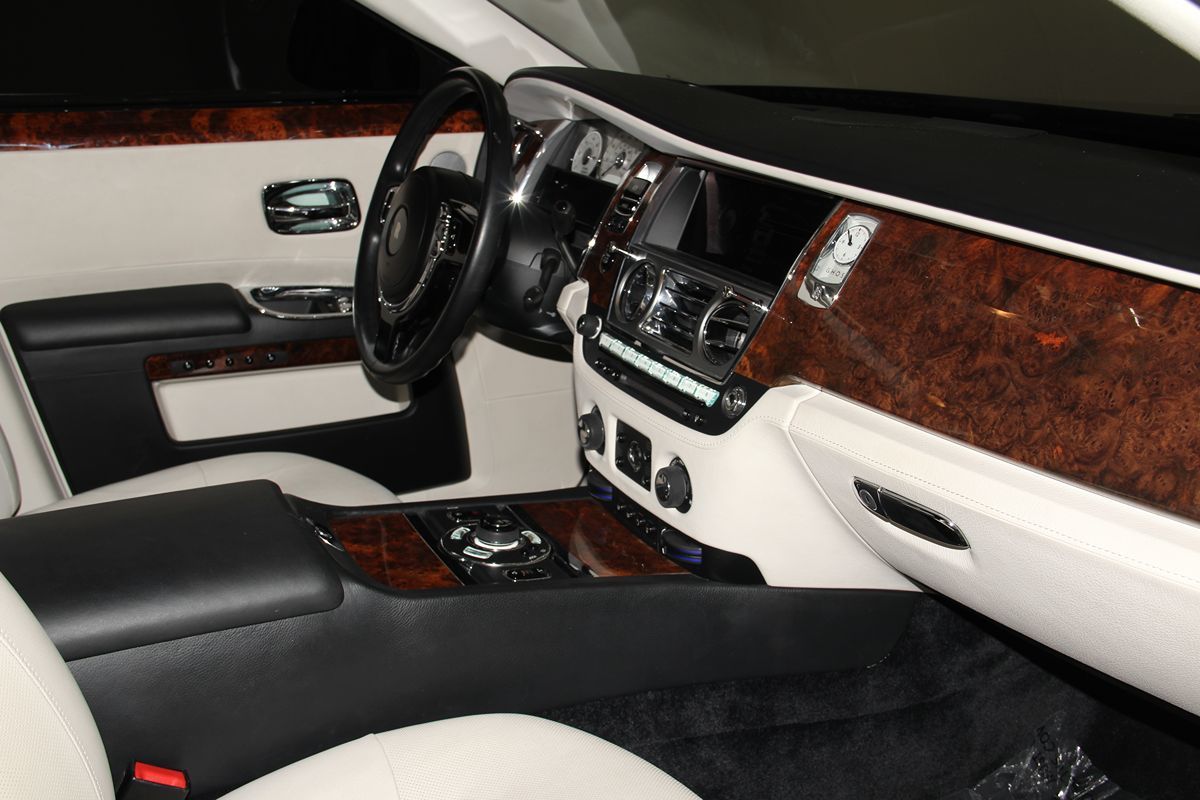 2013 Rolls Royce Ghost Black Badge photo 38