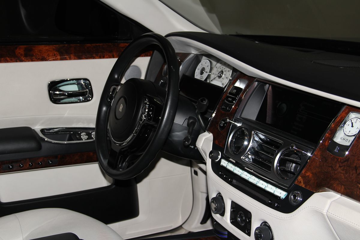 2013 Rolls Royce Ghost Black Badge photo 39