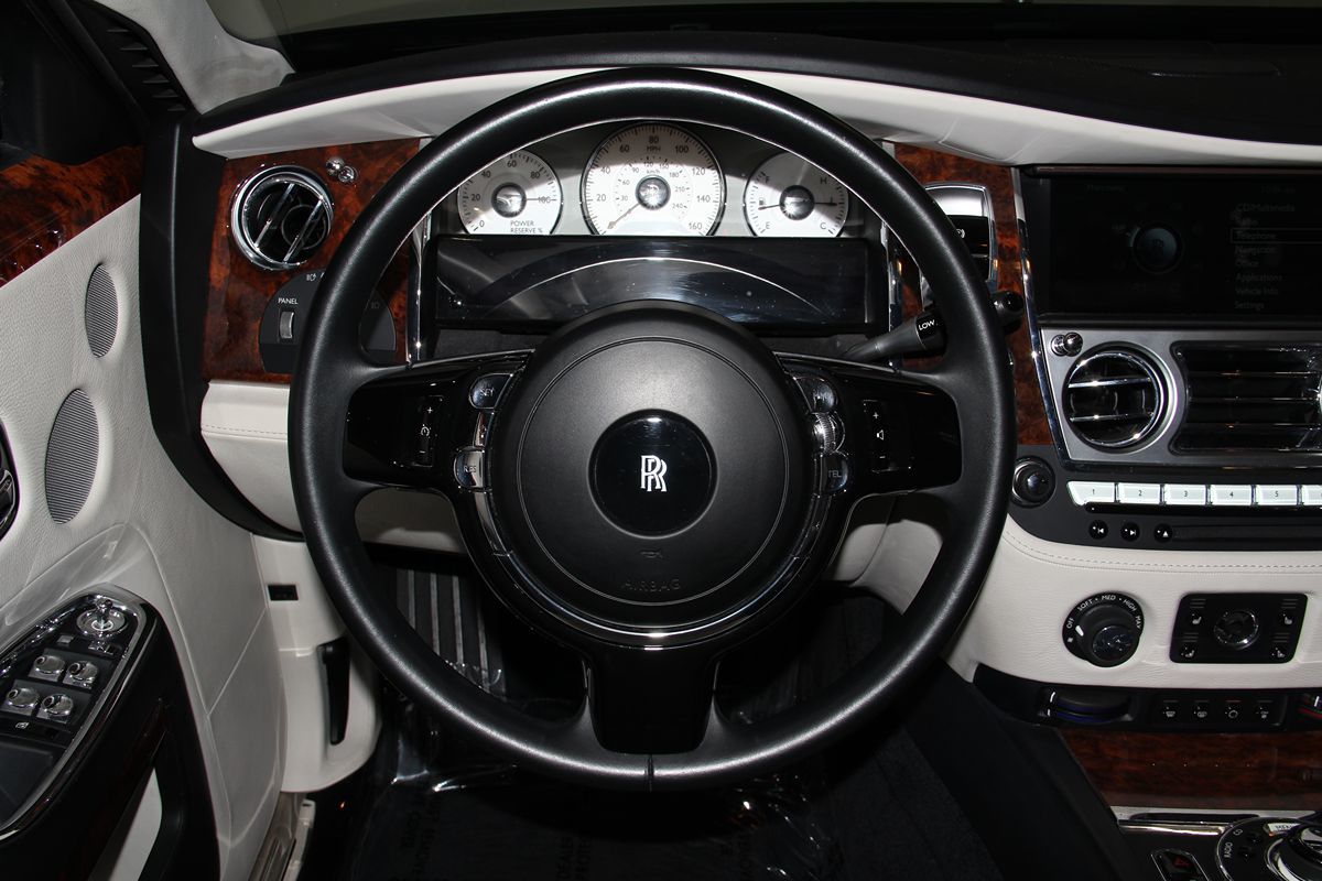2013 Rolls Royce Ghost Black Badge photo 17