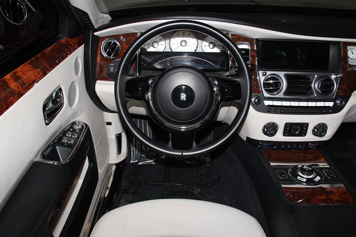 2013 Rolls Royce Ghost Black Badge photo 18