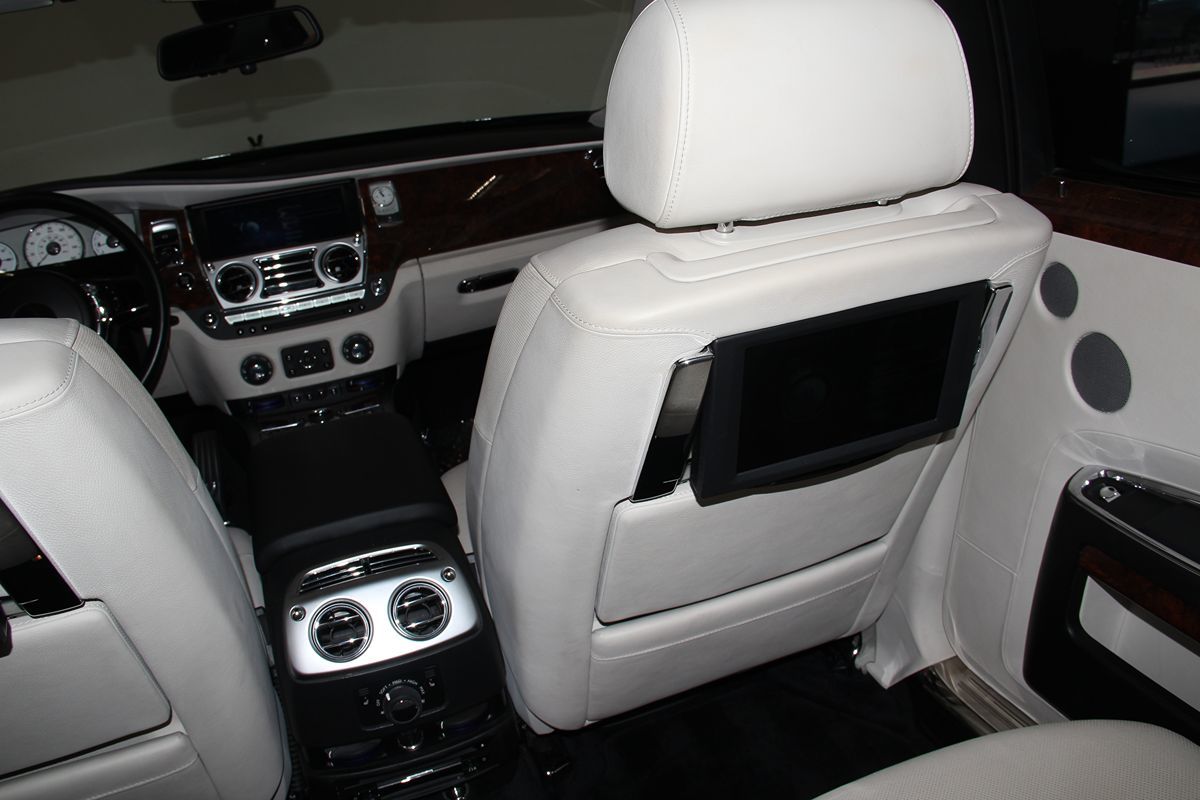 2013 Rolls Royce Ghost Black Badge photo 47