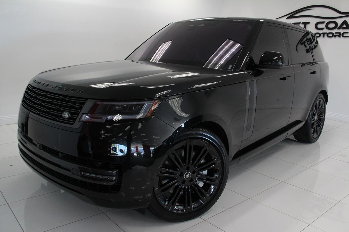 2023 Land Rover Range Rover SE photo 5