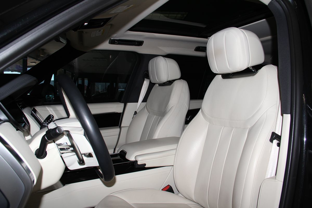 2023 Land Rover Range Rover SE photo 26