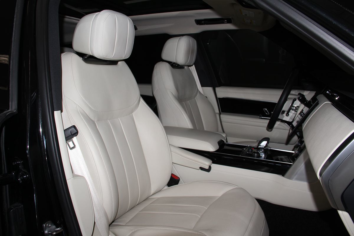 2023 Land Rover Range Rover SE photo 50