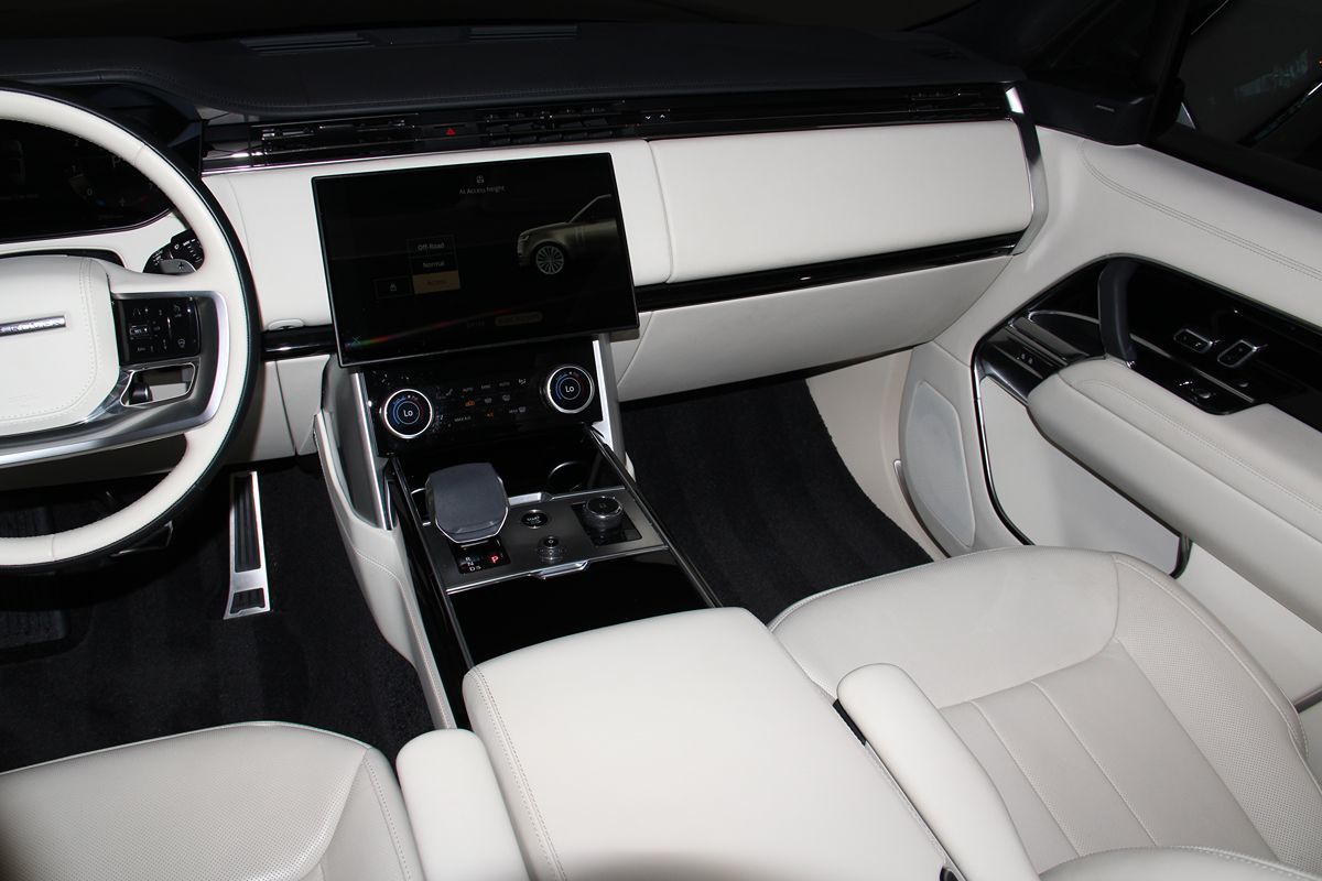 2023 Land Rover Range Rover SE photo 58
