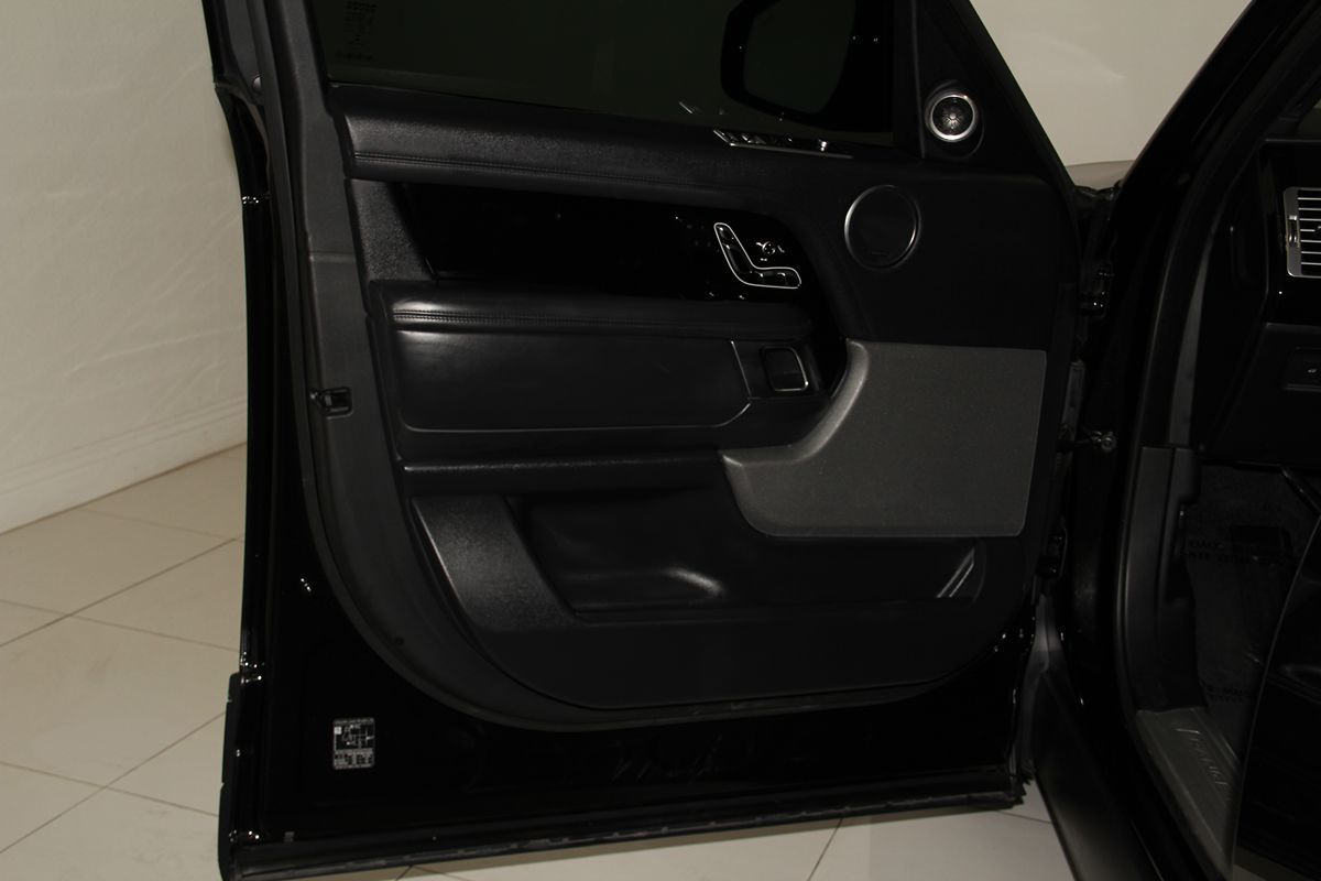 2020 Land Rover Range Rover P525 HSE SuperCharged photo 32