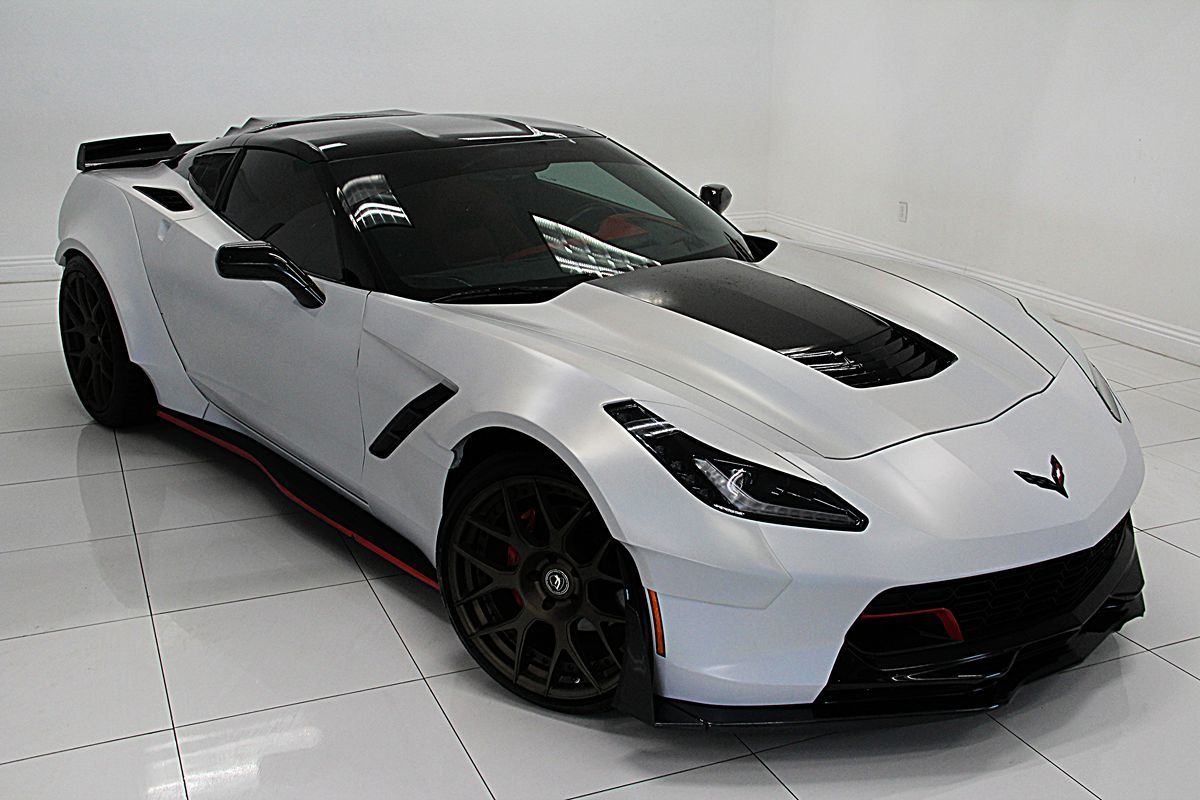 2014 Chevrolet Corvette 3LT photo 2