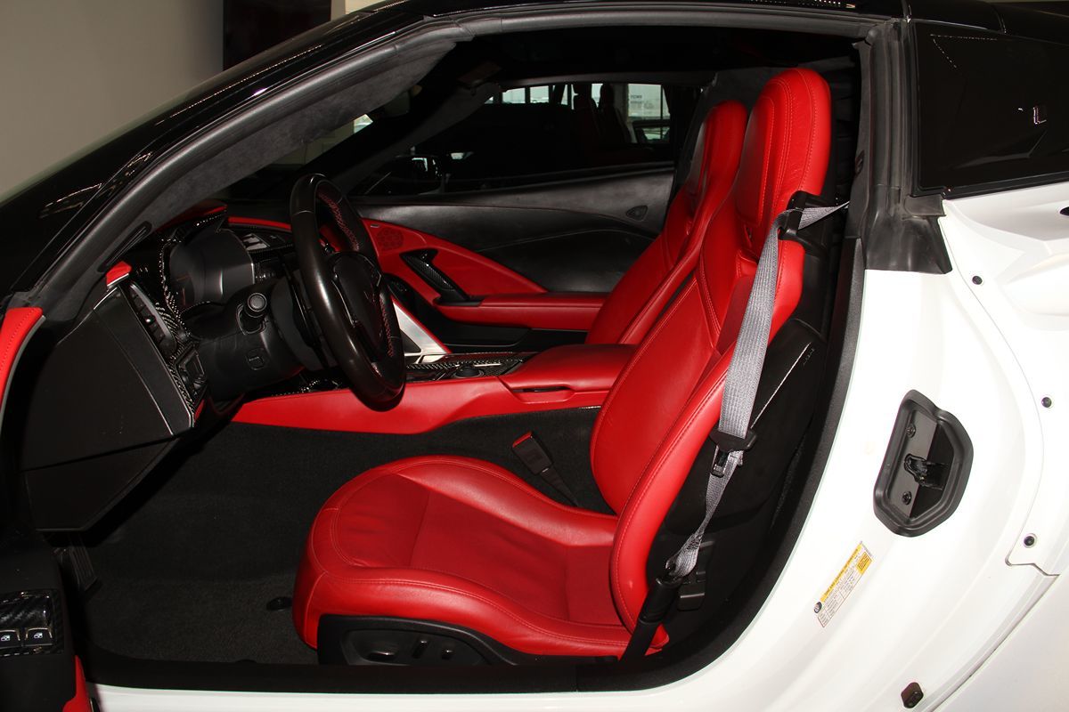 2014 Chevrolet Corvette 3LT photo 31