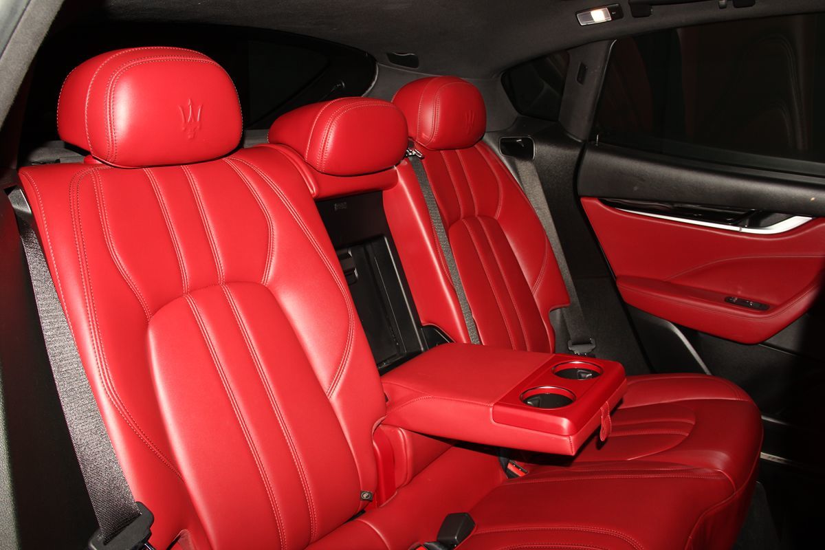 2017 Maserati Levante photo 28