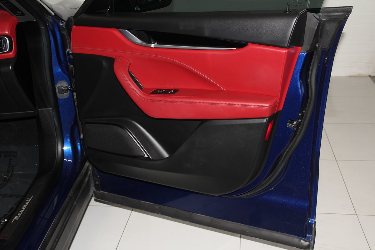 2017 Maserati Levante photo 32