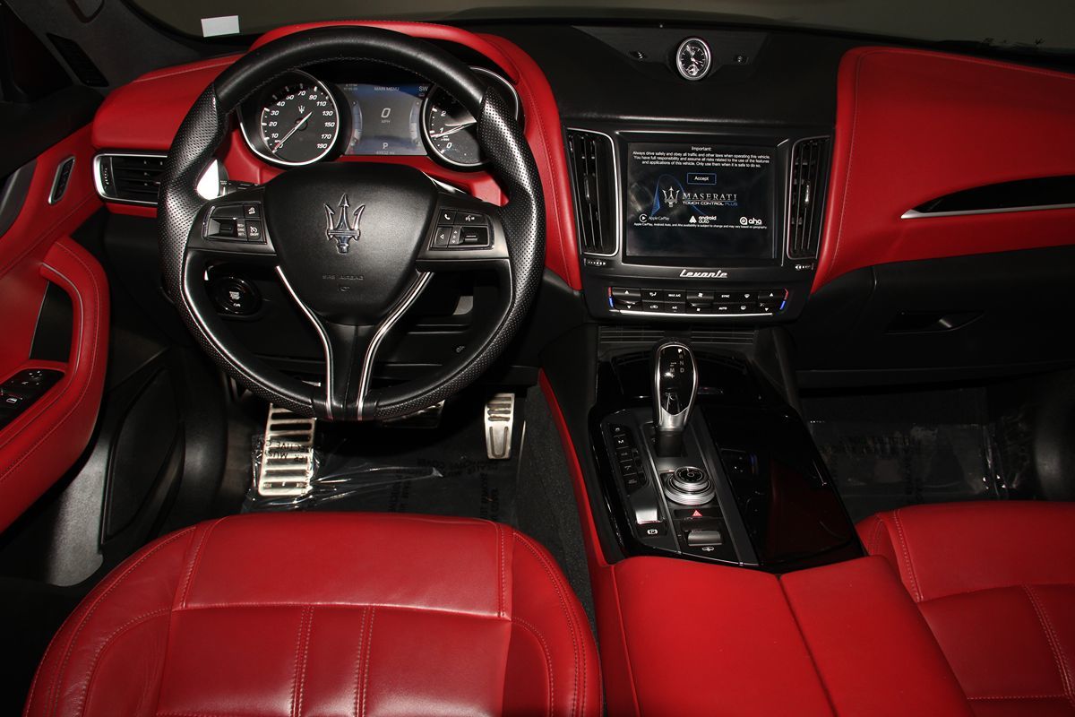 2017 Maserati Levante photo 37