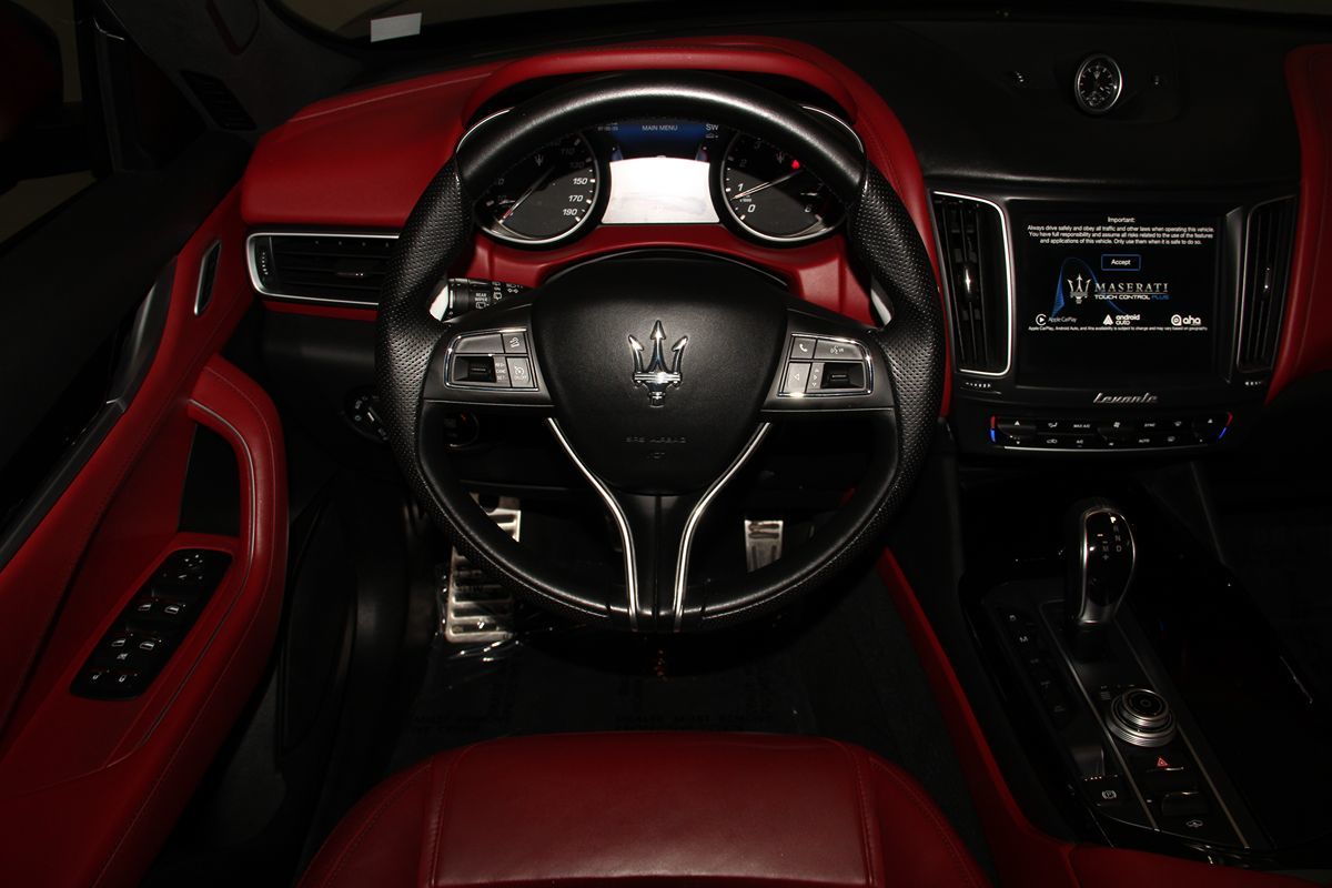 2017 Maserati Levante photo 38