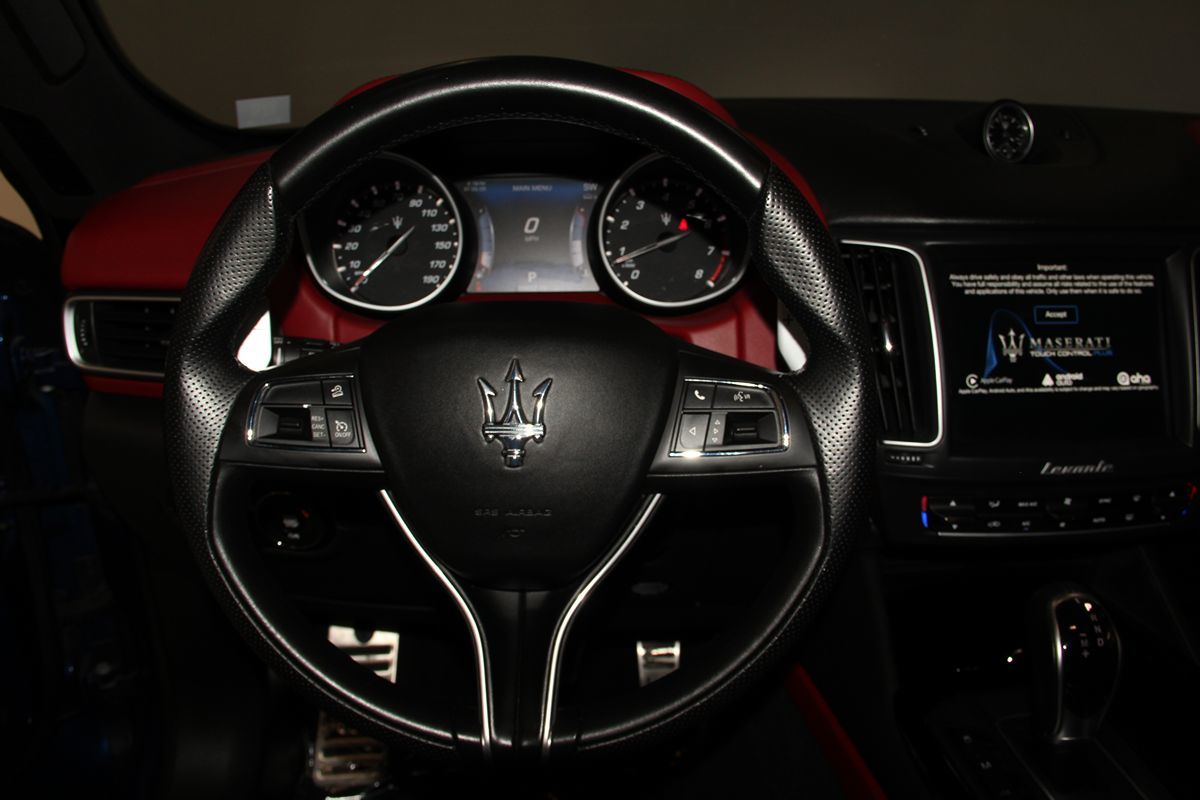 2017 Maserati Levante photo 39