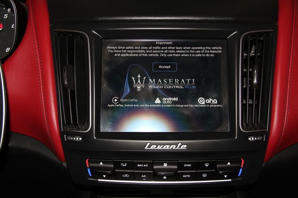 2017 Maserati Levante photo 40
