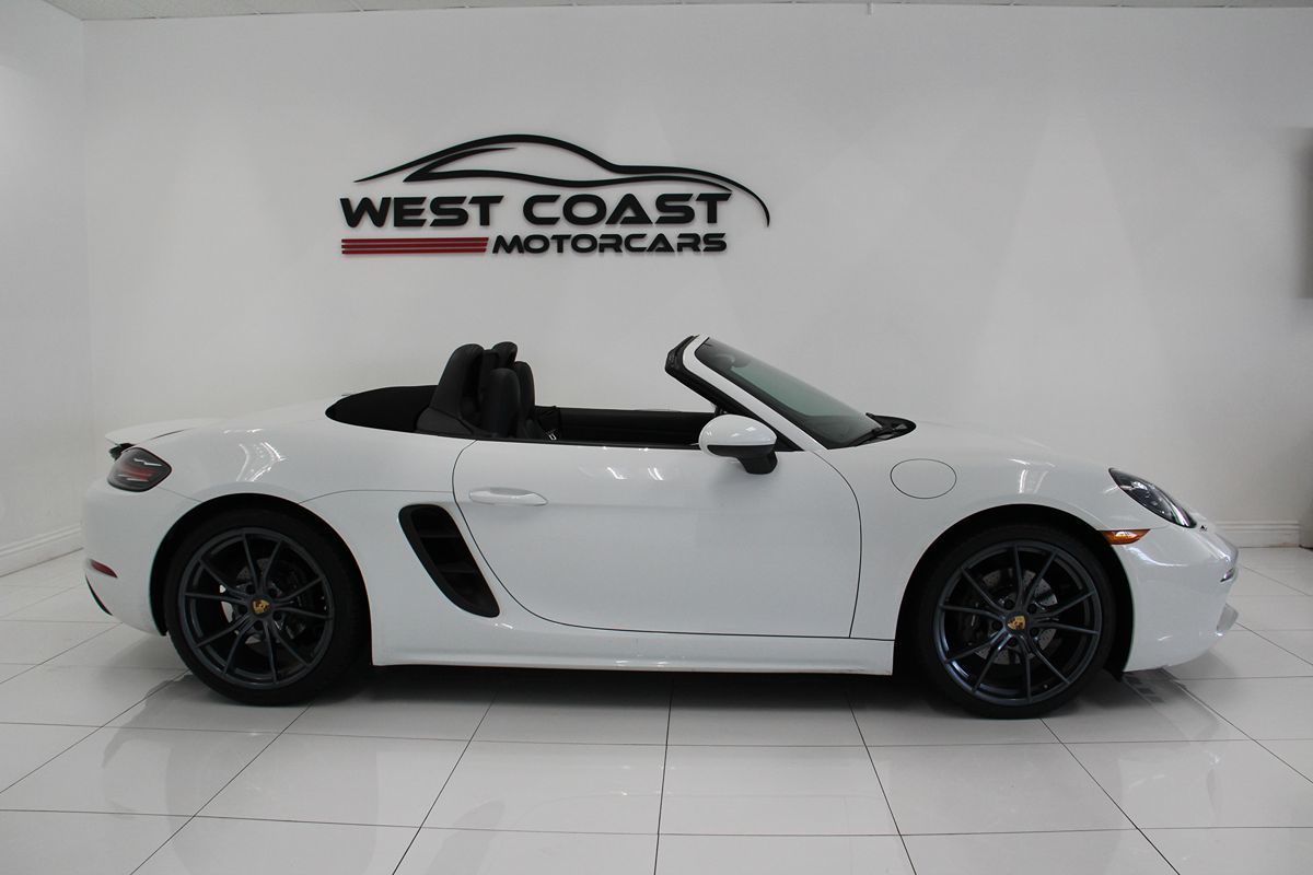 2017 Porsche Boxster photo 4