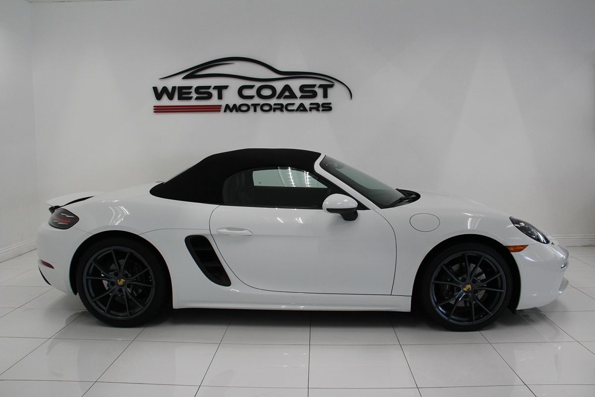 2017 Porsche Boxster photo 9