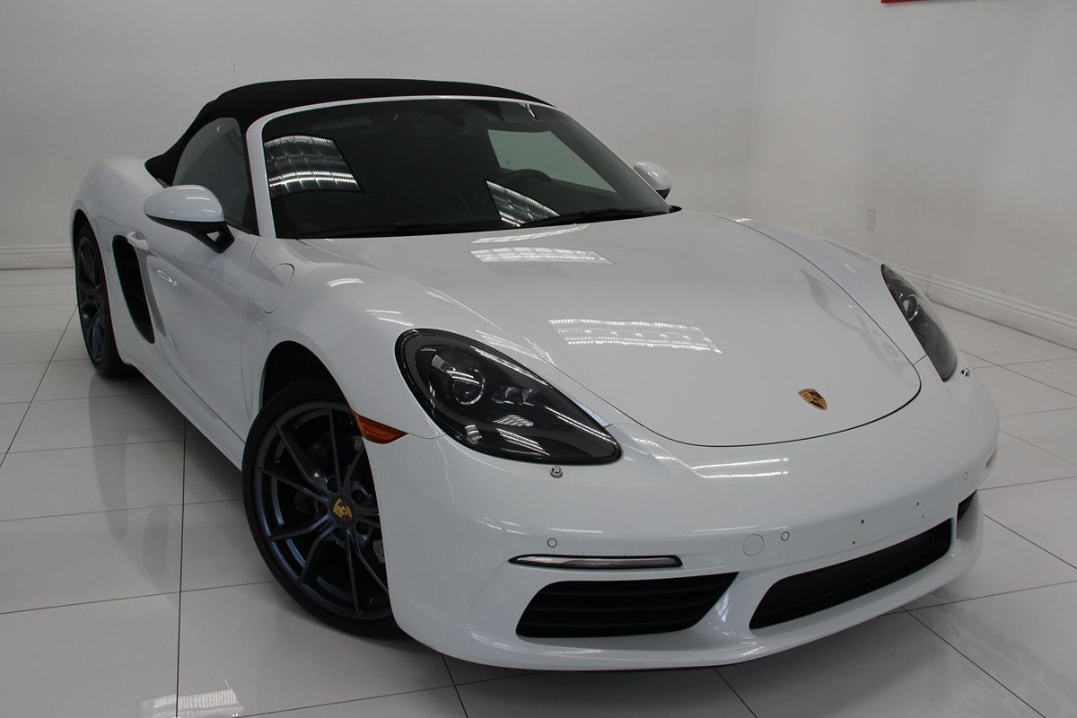 2017 Porsche Boxster photo 7