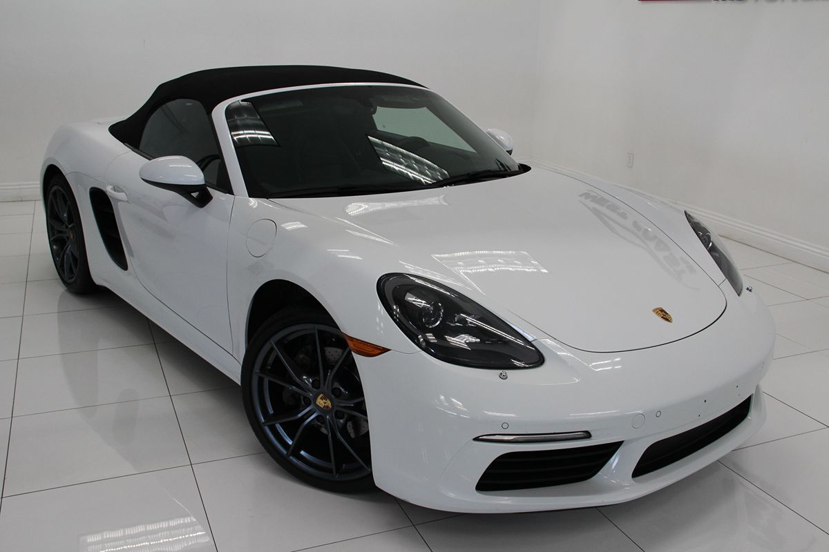 2017 Porsche Boxster photo 18