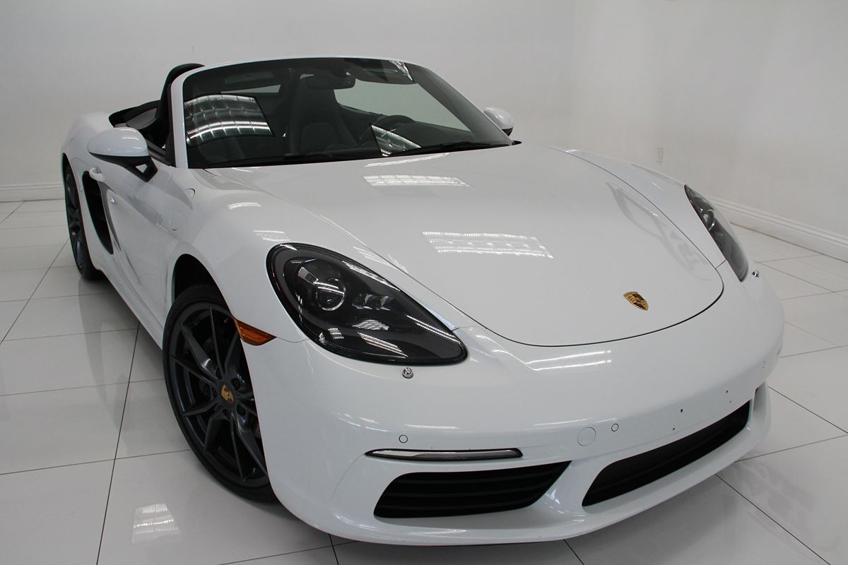 2017 Porsche Boxster photo 17