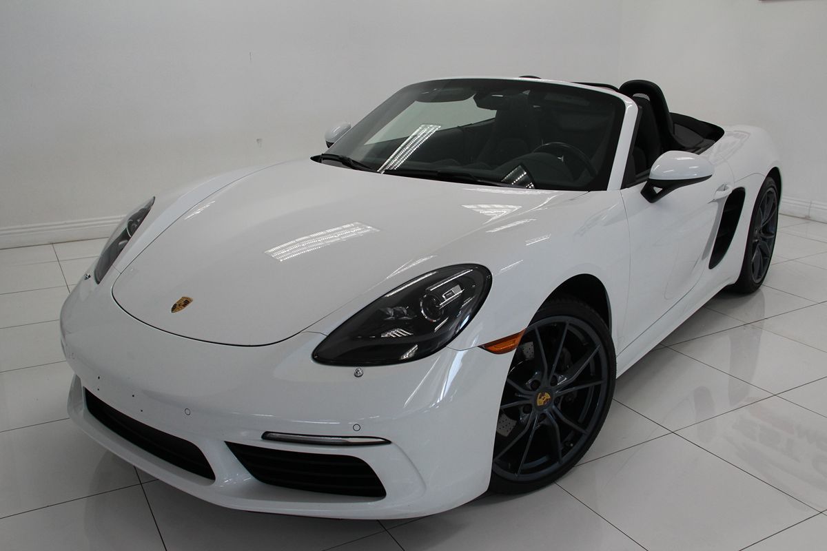 2017 Porsche Boxster photo 3
