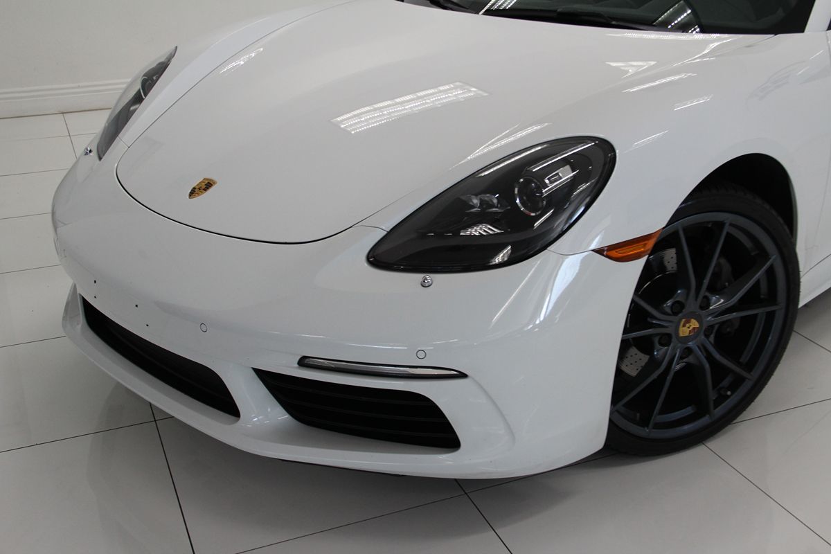 2017 Porsche Boxster photo 21