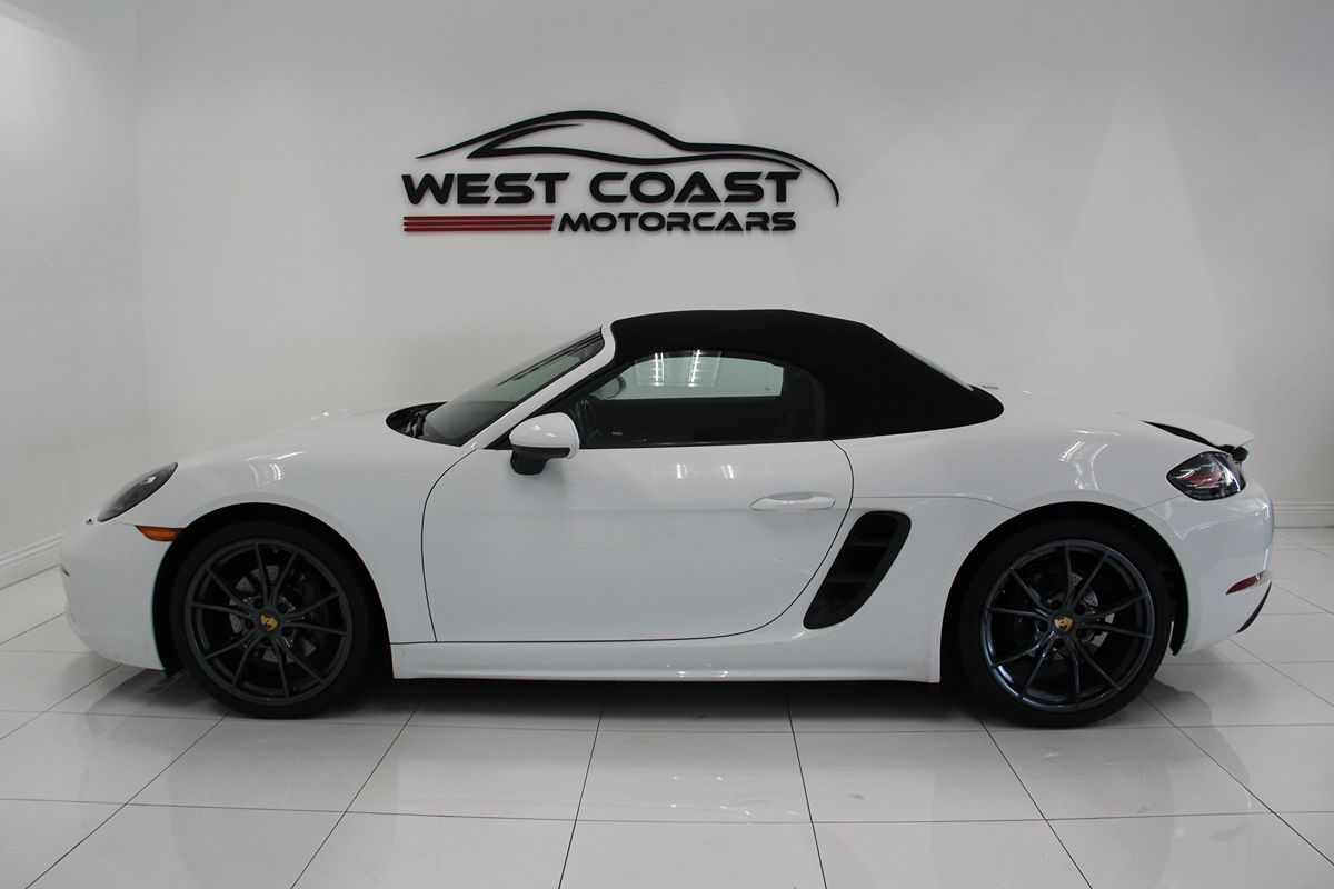 2017 Porsche Boxster photo 10