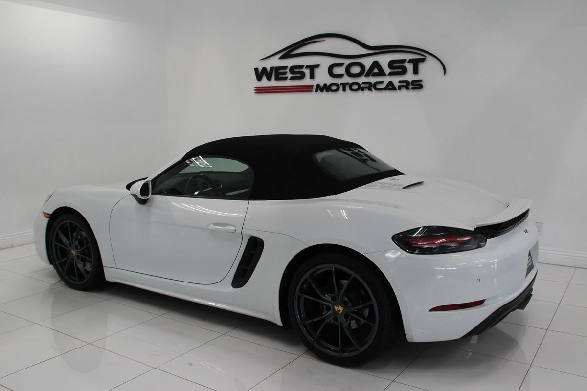 2017 Porsche Boxster photo 16