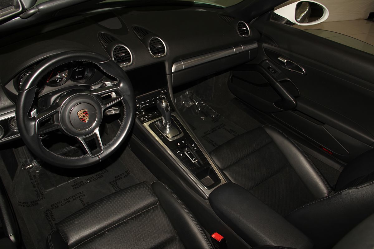 2017 Porsche Boxster photo 28