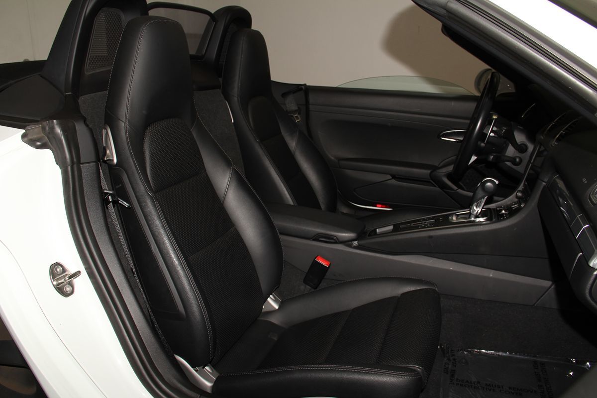 2017 Porsche Boxster photo 32