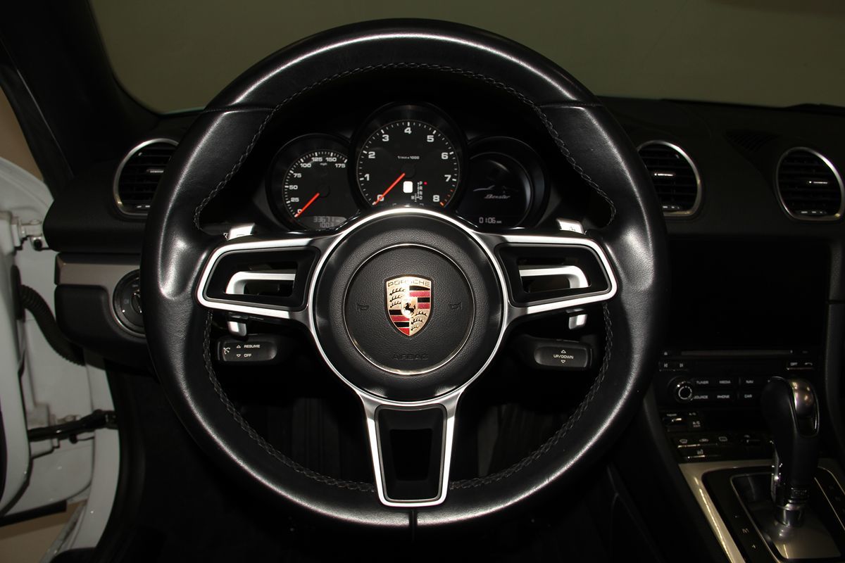 2017 Porsche Boxster photo 36